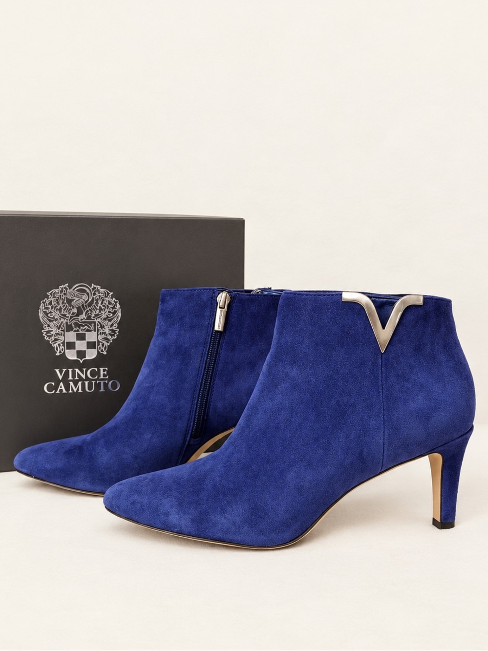 Vince Camuto • Iylena Sapphire Blue Suede Ankle Booties • Size 9-1/2